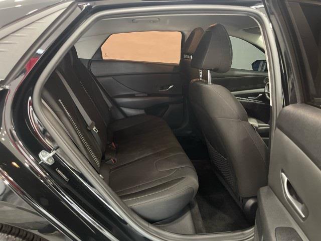 Vehicle image 18 of 49