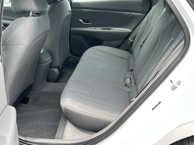 Vehicle image 20 of 31
