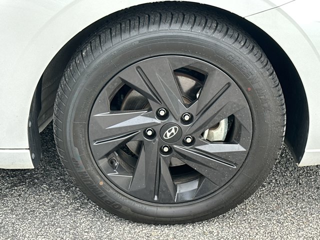 Vehicle image 12 of 31