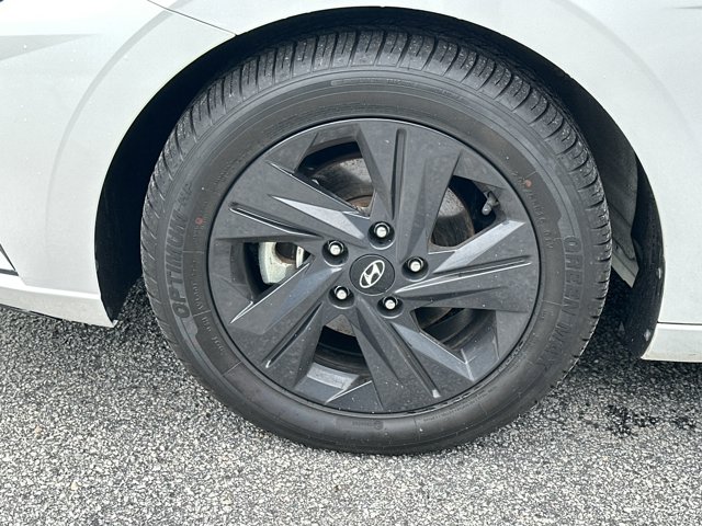 Vehicle image 11 of 31