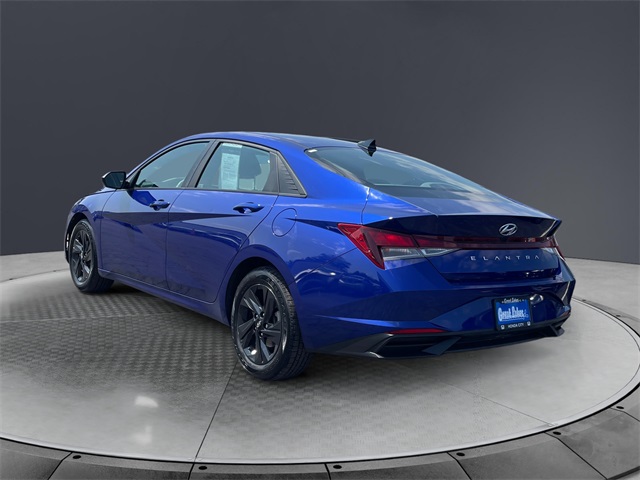 Vehicle image 7 of 15