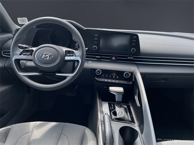 Vehicle image 13 of 15
