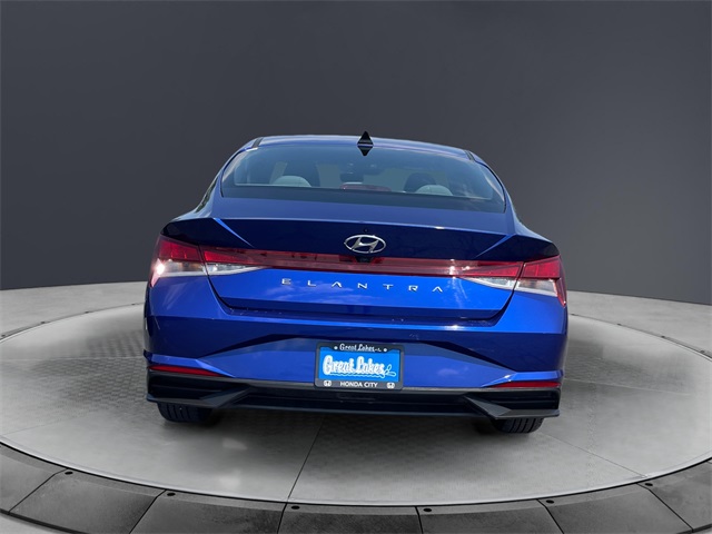 Vehicle image 6 of 15