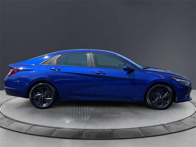 Vehicle image 4 of 15