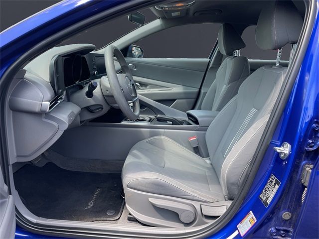 Vehicle image 12 of 15