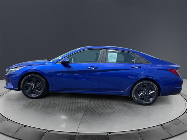 Vehicle image 8 of 15