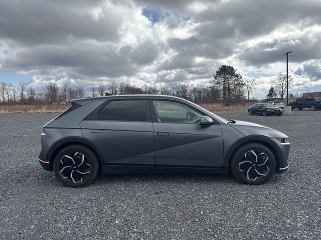 Vehicle image 4 of 29