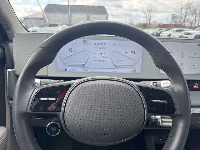 Vehicle image 14 of 29