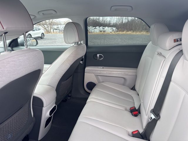 Vehicle image 10 of 29