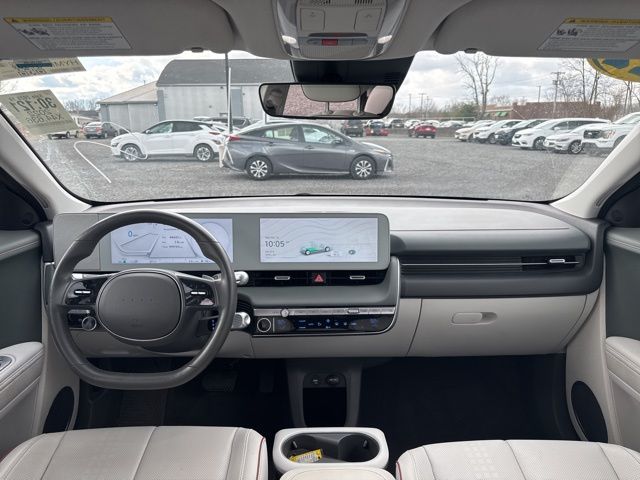 Vehicle image 13 of 29