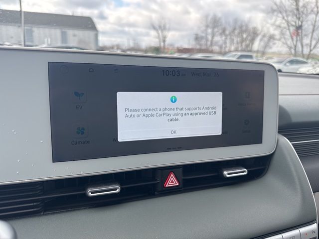 Vehicle image 21 of 29