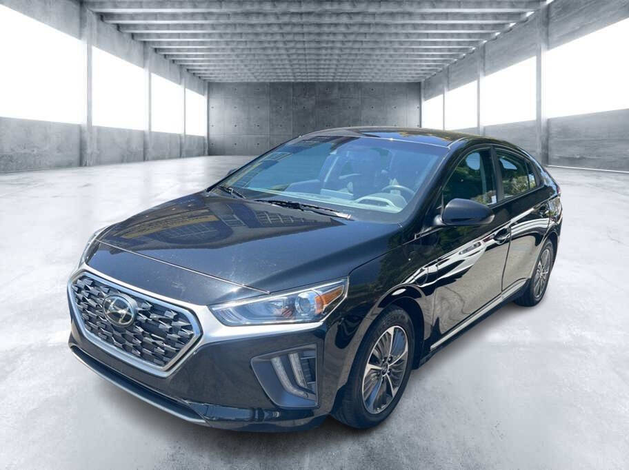2022 Hyundai Ioniq Plug-in Hybrid SE Image 1 of 32