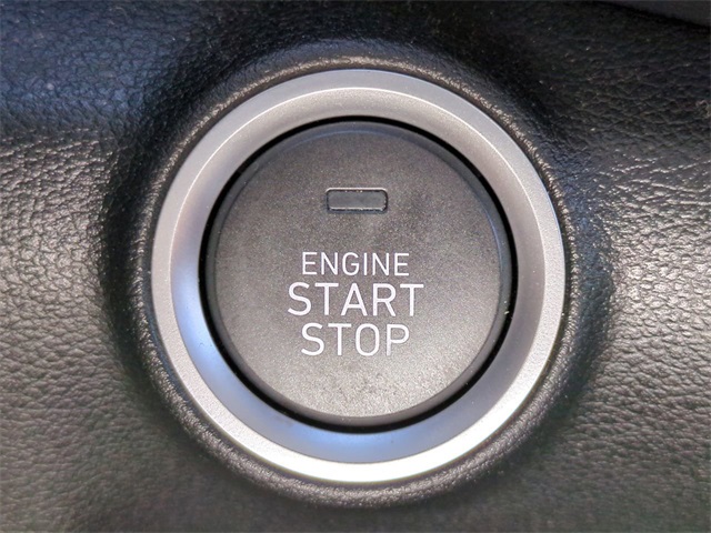 2022 Hyundai Kona Limited Image 17 of 37