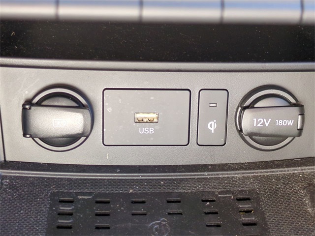 2022 Hyundai Kona Limited Image 23 of 37