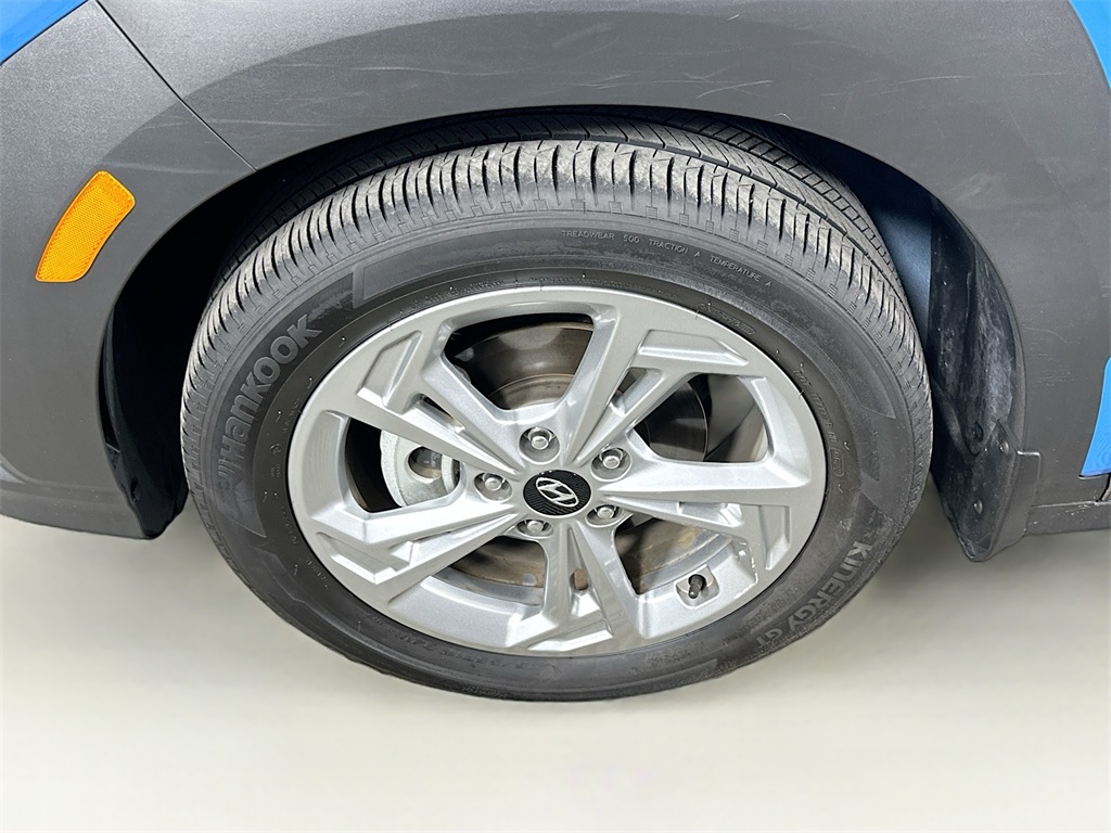 Vehicle image 28 of 29