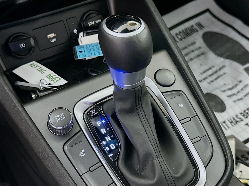 Vehicle image 16 of 29