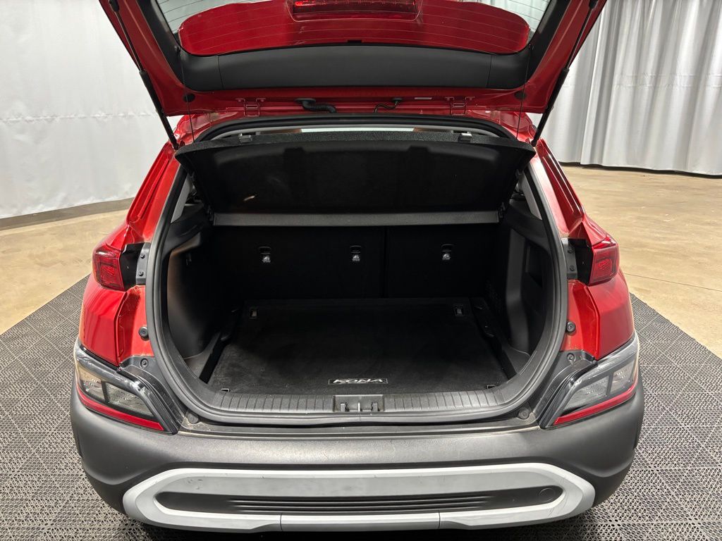 Vehicle image 13 of 31