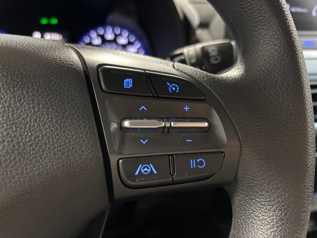 Vehicle image 24 of 31