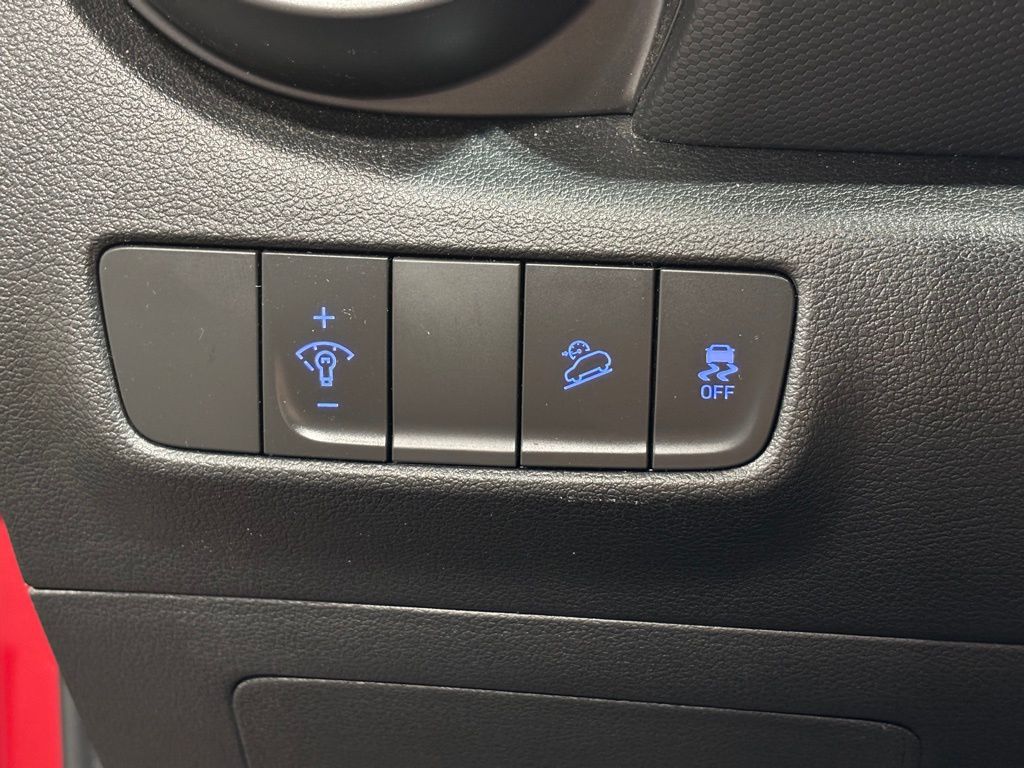 Vehicle image 22 of 31