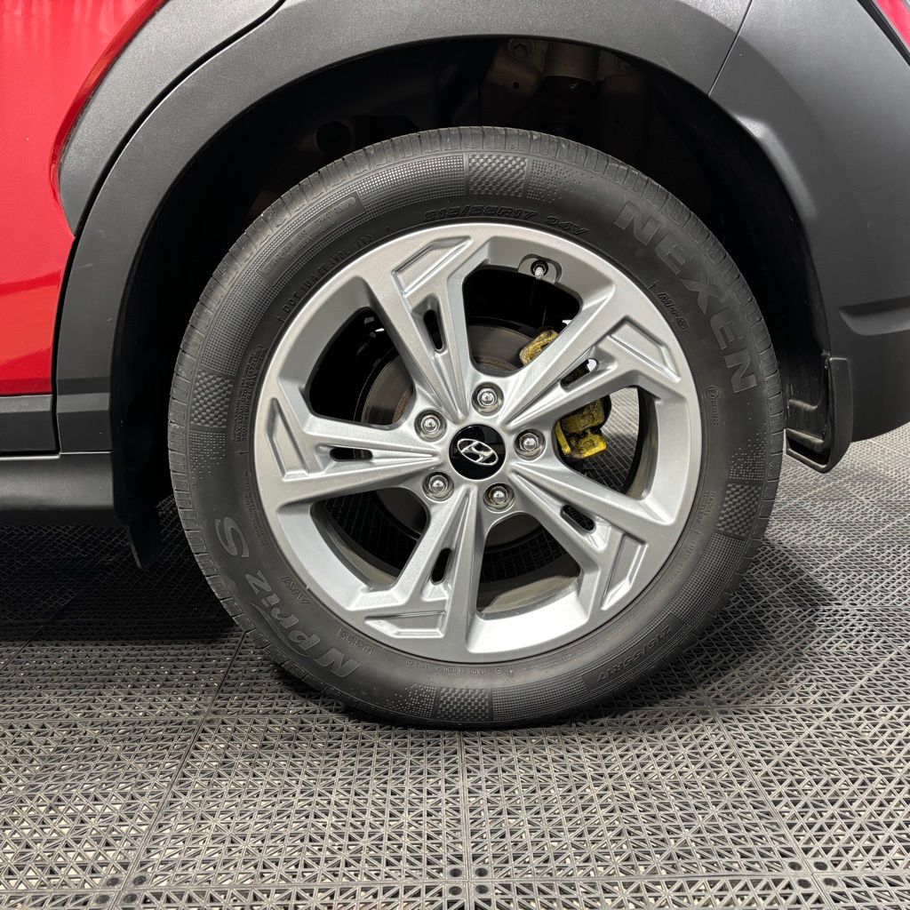 Vehicle image 11 of 31