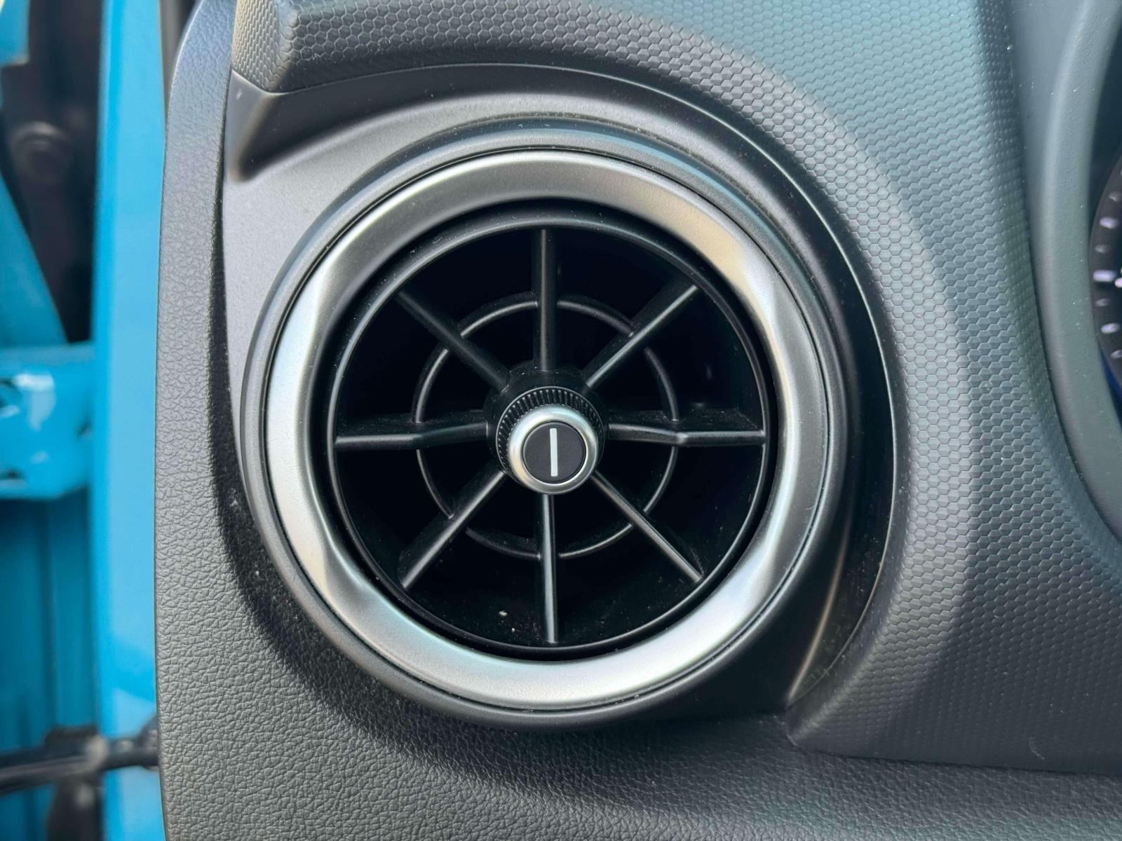 Vehicle image 26 of 37