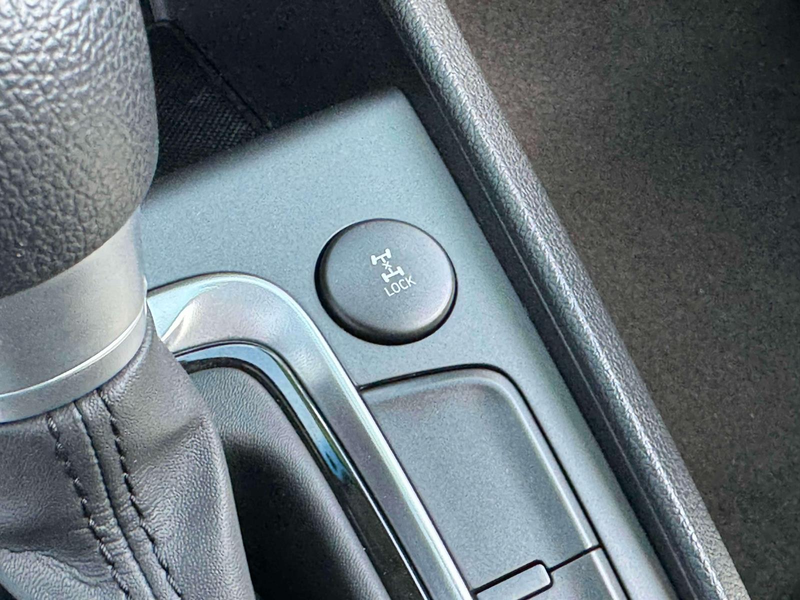 Vehicle image 16 of 37