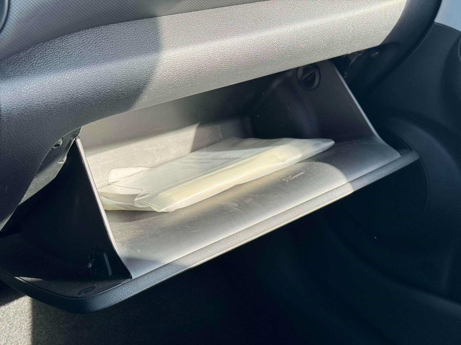 Vehicle image 11 of 37