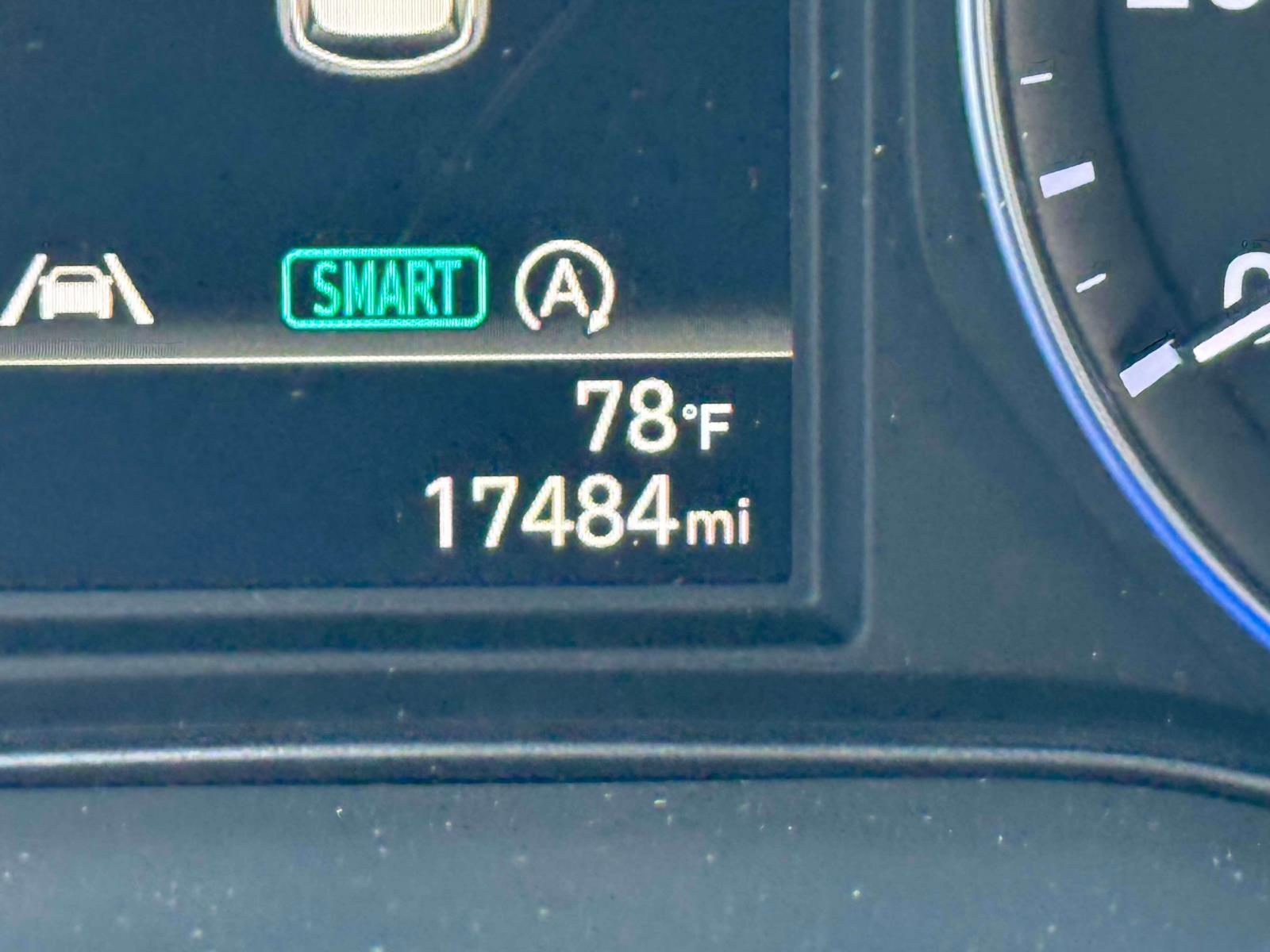 Vehicle image 23 of 37