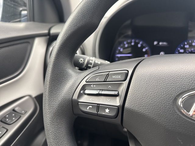 Vehicle image 17 of 26