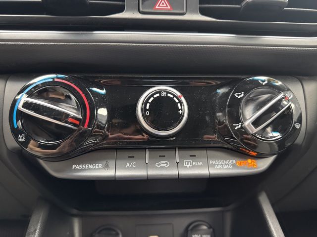 Vehicle image 23 of 26
