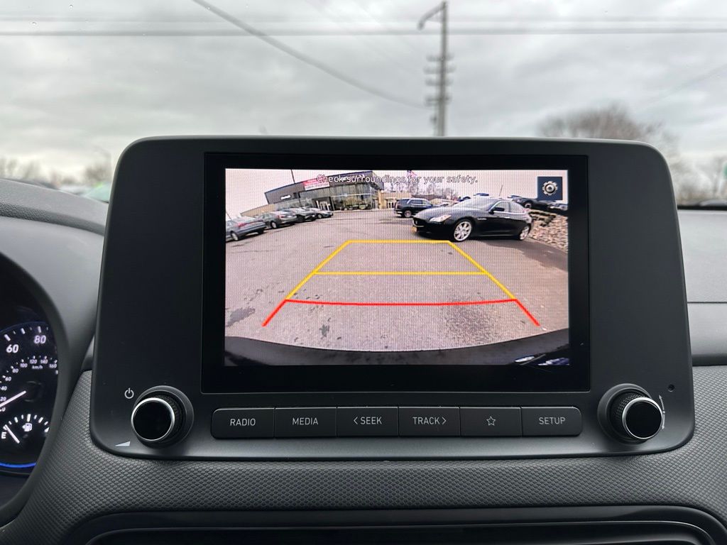 Vehicle image 24 of 30