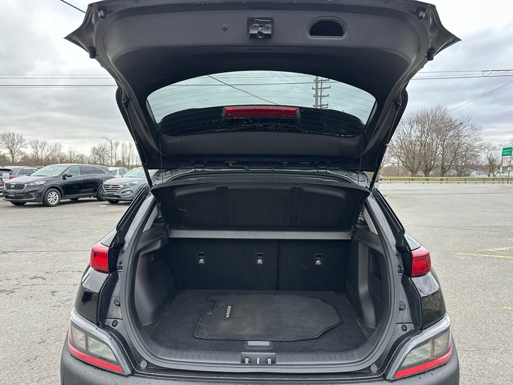 Vehicle image 13 of 30