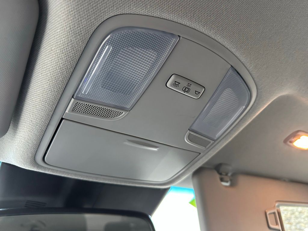 Vehicle image 29 of 30