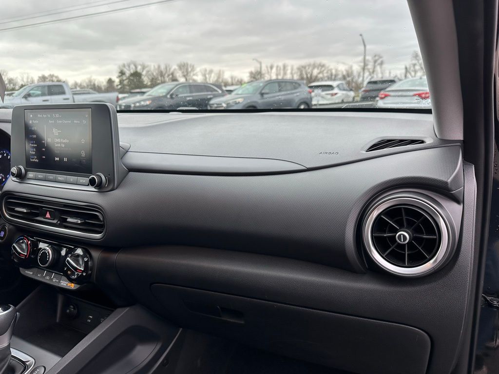 Vehicle image 19 of 30