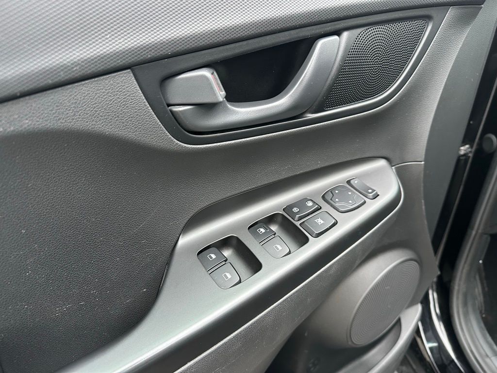 Vehicle image 15 of 30