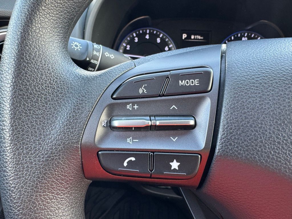 Vehicle image 13 of 31