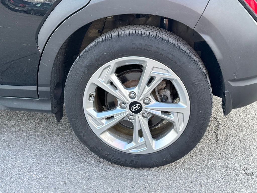Vehicle image 8 of 31