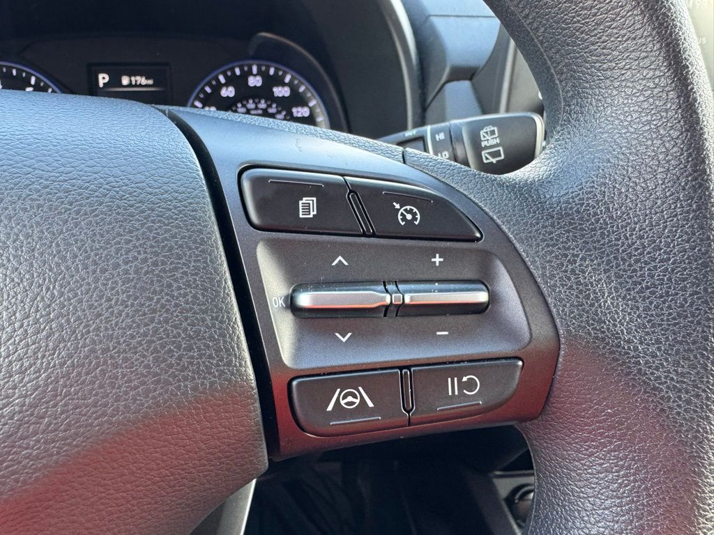Vehicle image 12 of 31
