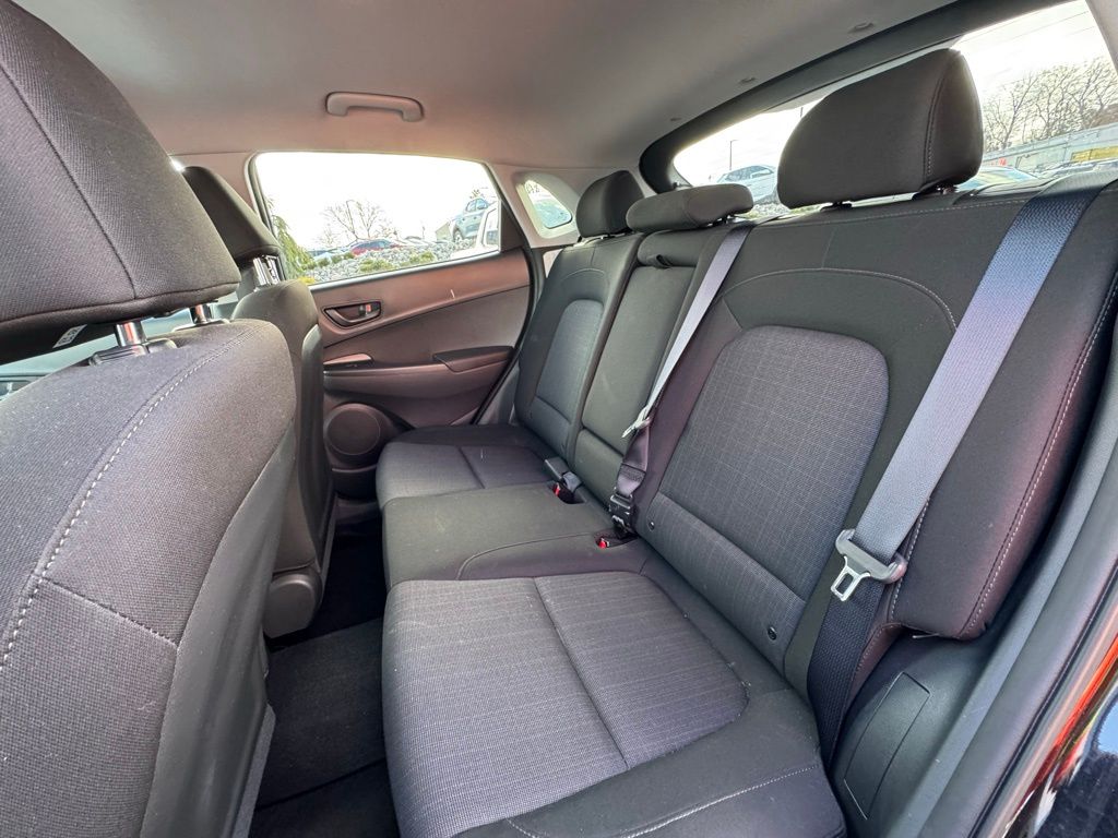Vehicle image 23 of 31