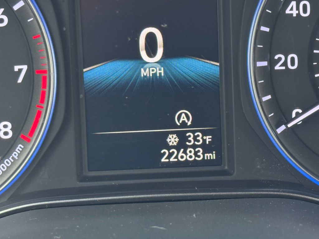 Vehicle image 14 of 31