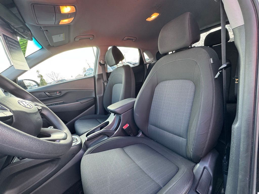 Vehicle image 27 of 31
