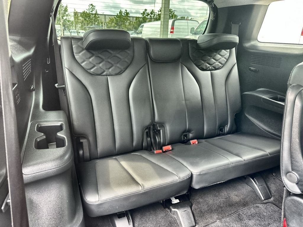 2022 Hyundai Palisade Limited Image 15 of 37