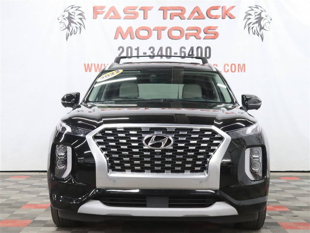 2022 Hyundai Palisade Limited Image 2 of 60