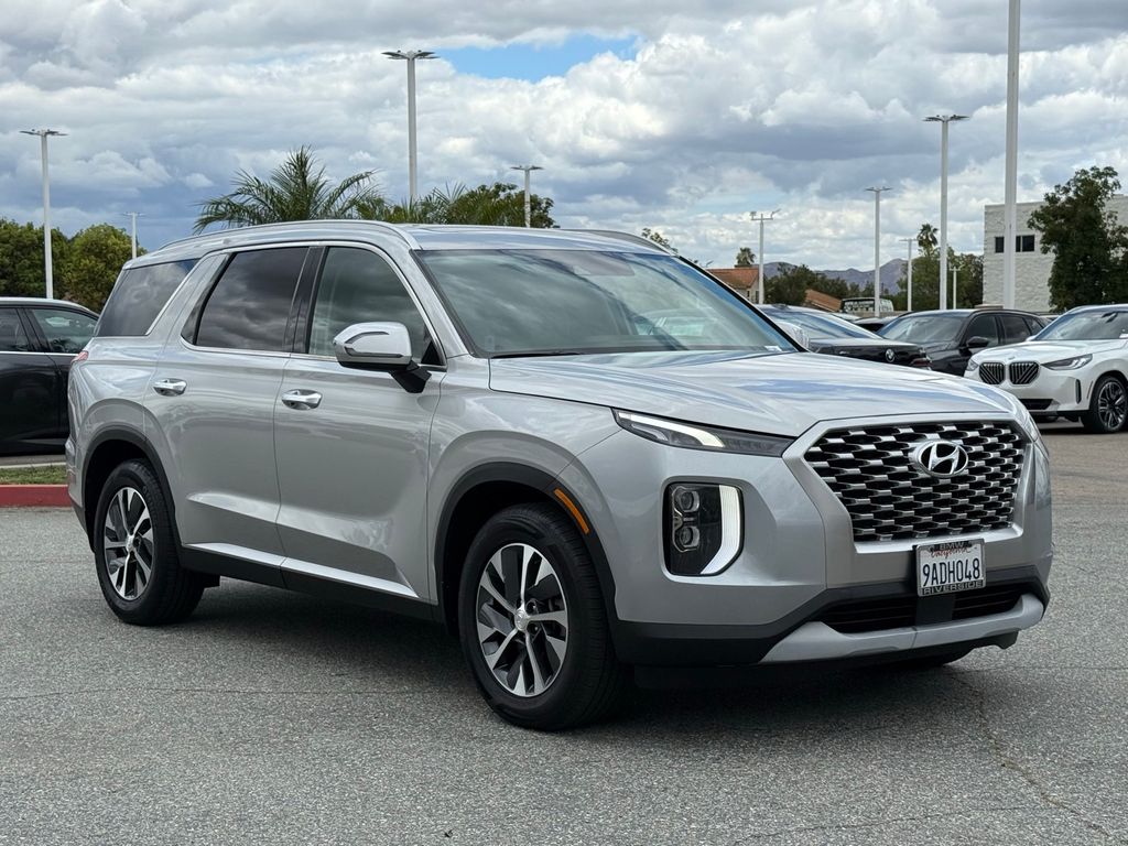 2022 Hyundai Palisade SEL Image 2 of 32