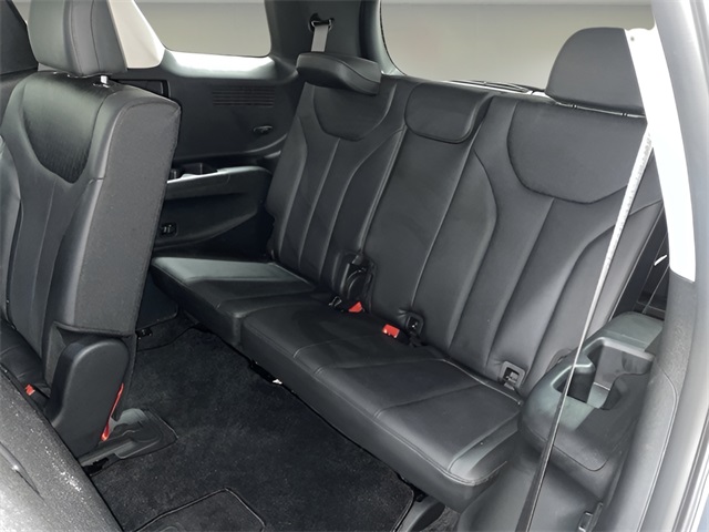 Vehicle image 12 of 28