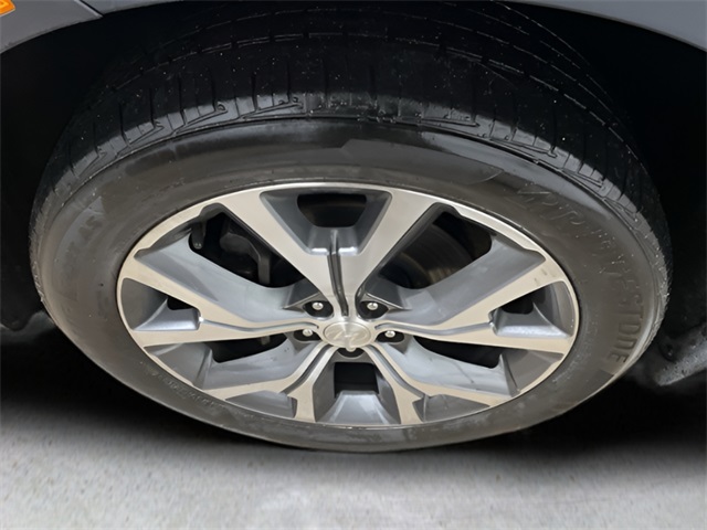 Vehicle image 8 of 28