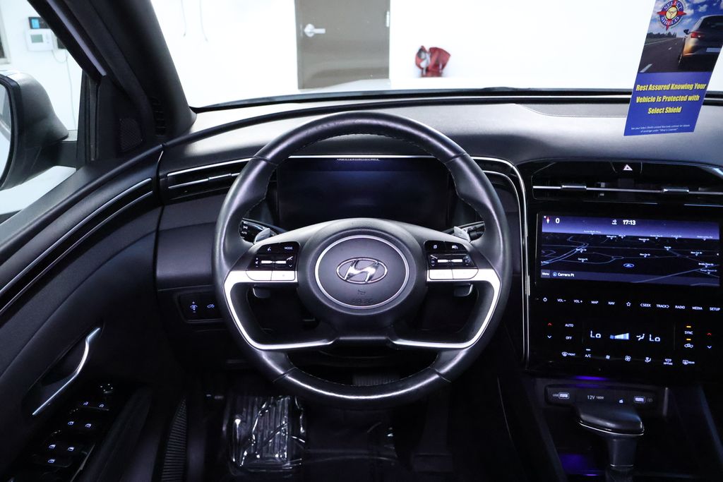 Vehicle image 14 of 40