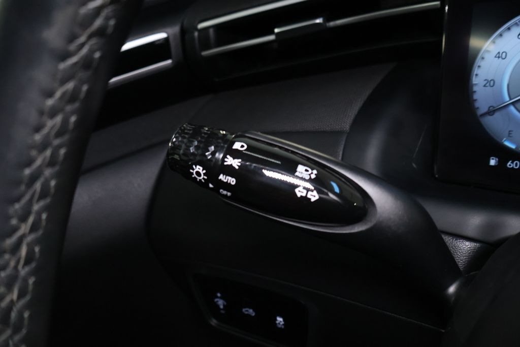 Vehicle image 39 of 40