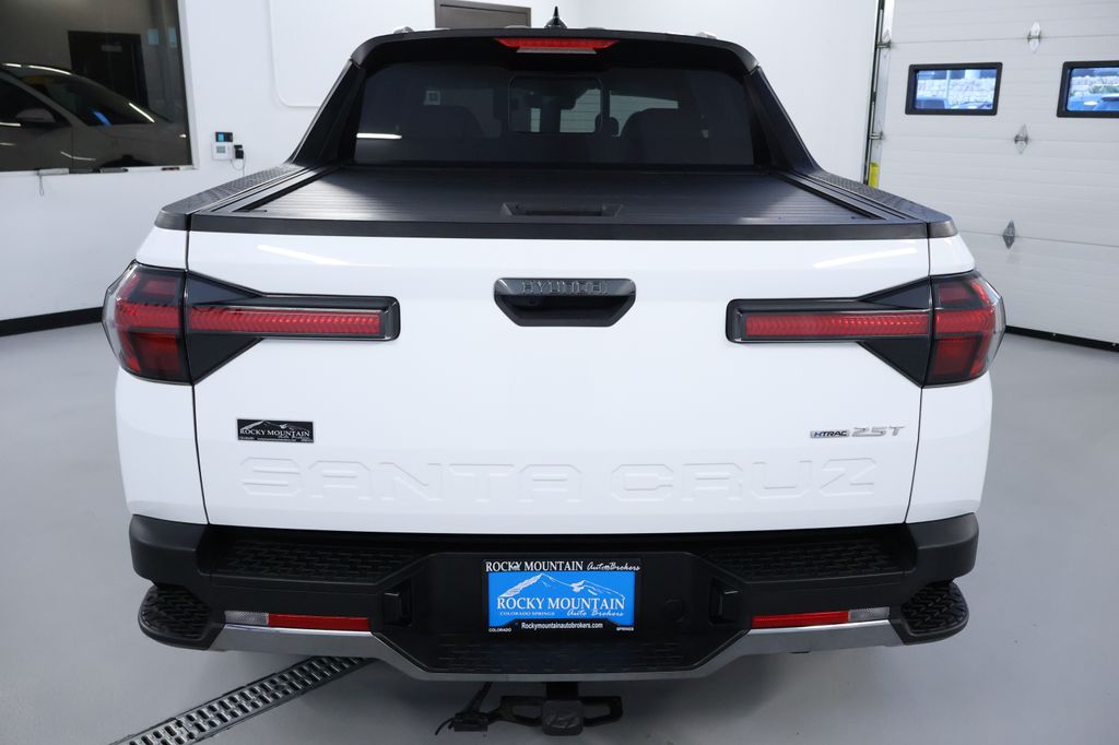 Vehicle image 11 of 40