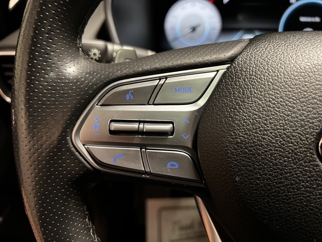 Vehicle image 33 of 49